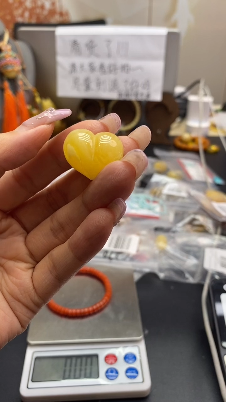 琥珀未镶嵌珠宝奇石174