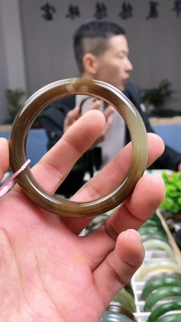 【闪购商品】和田玉手镯未镶嵌57
