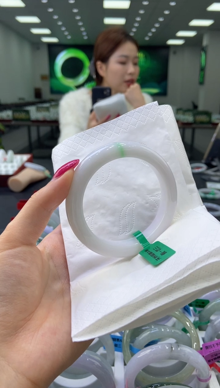 未镶嵌手镯翡翠0059102