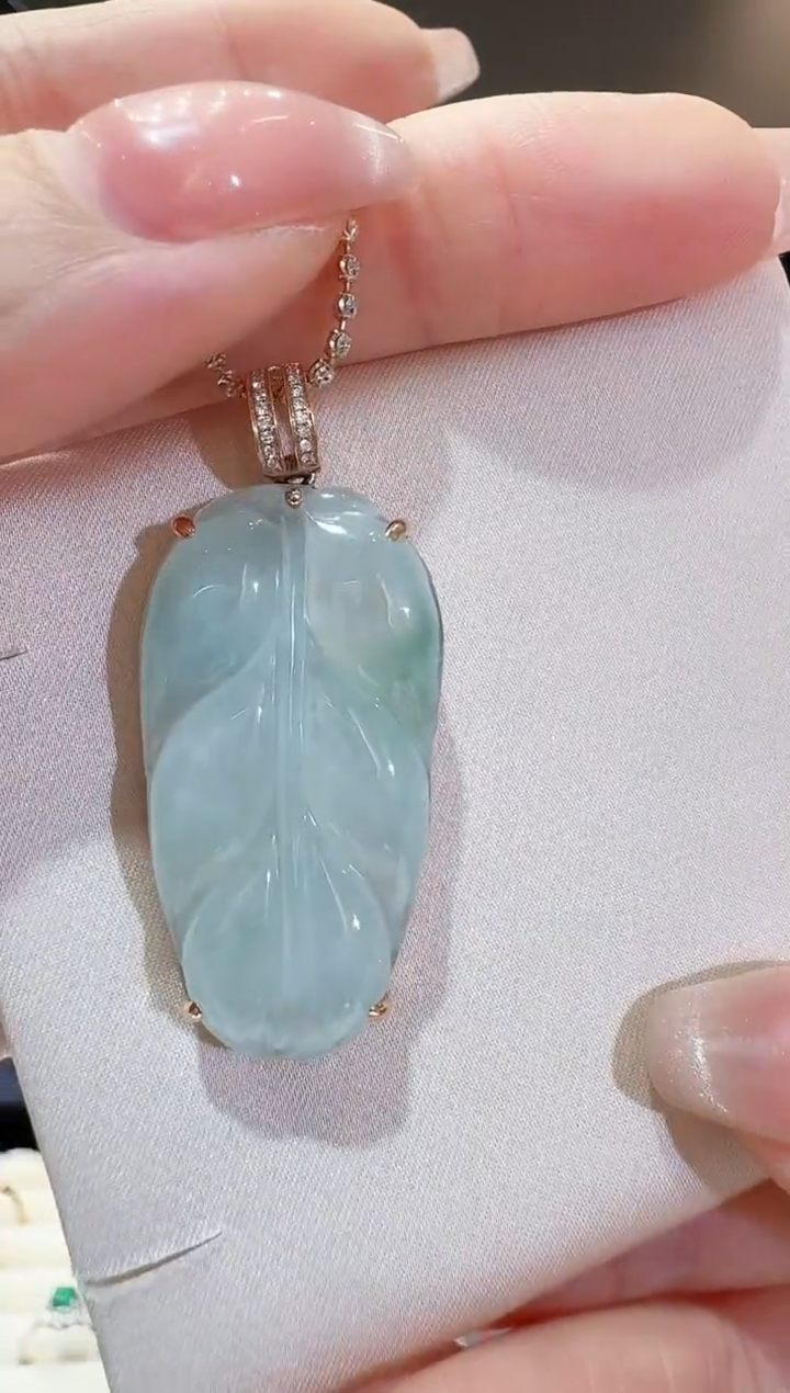 【闪购商品】翡翠吊坠(不含链)18K金镶嵌叶子吊坠不含链对图