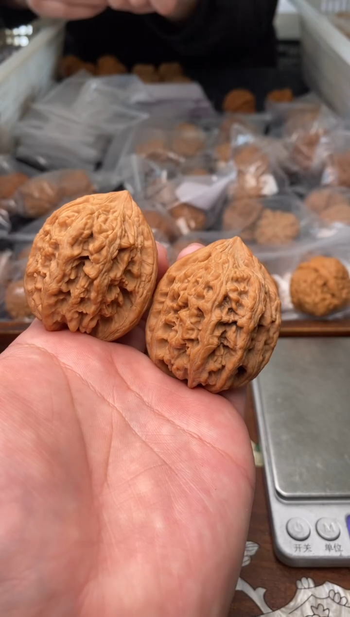 【闪购商品】文玩核桃把件G24号42尺大沽石