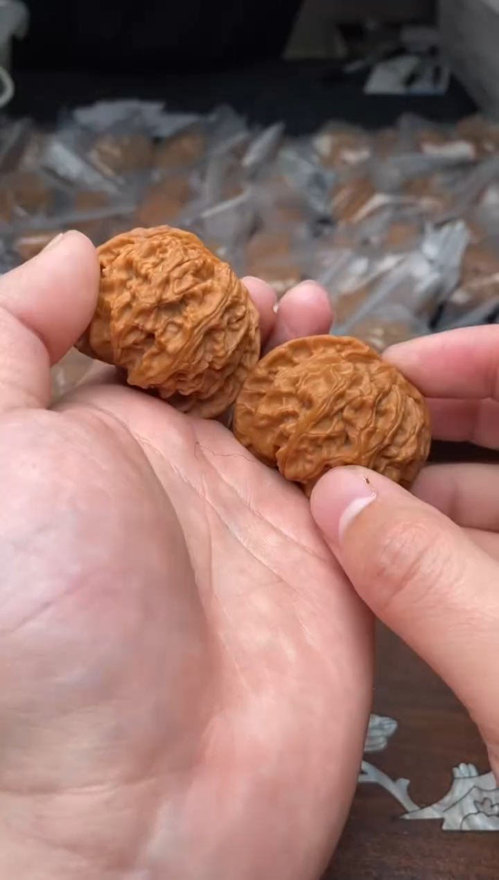 【闪购商品】文玩核桃把件A141号46尺苹果