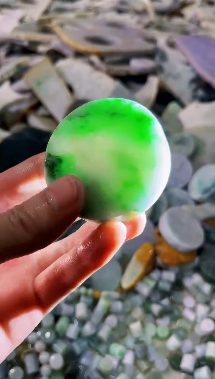 翡翠未镶嵌颈饰A货吴平536