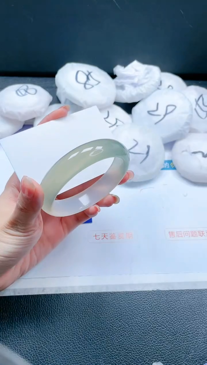 【闪购商品】石英质玉手镯未镶嵌16J302-62