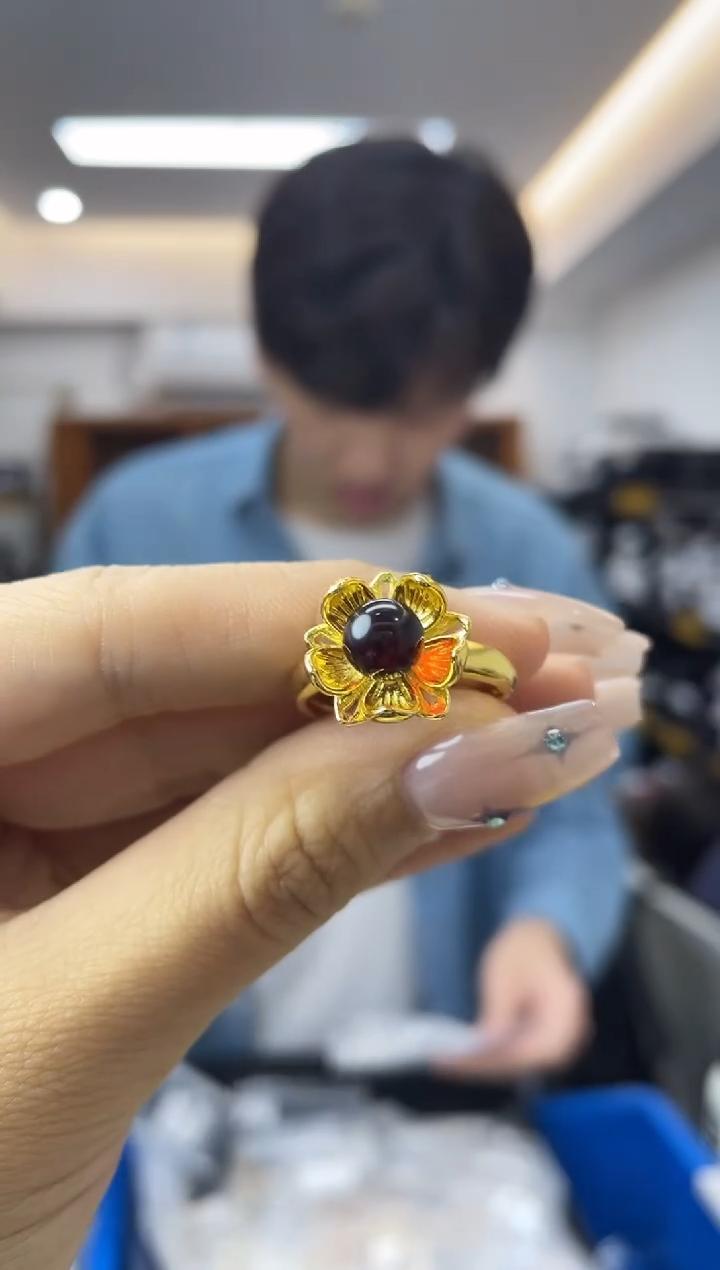 未镶嵌血珀裸石多样性一件发货