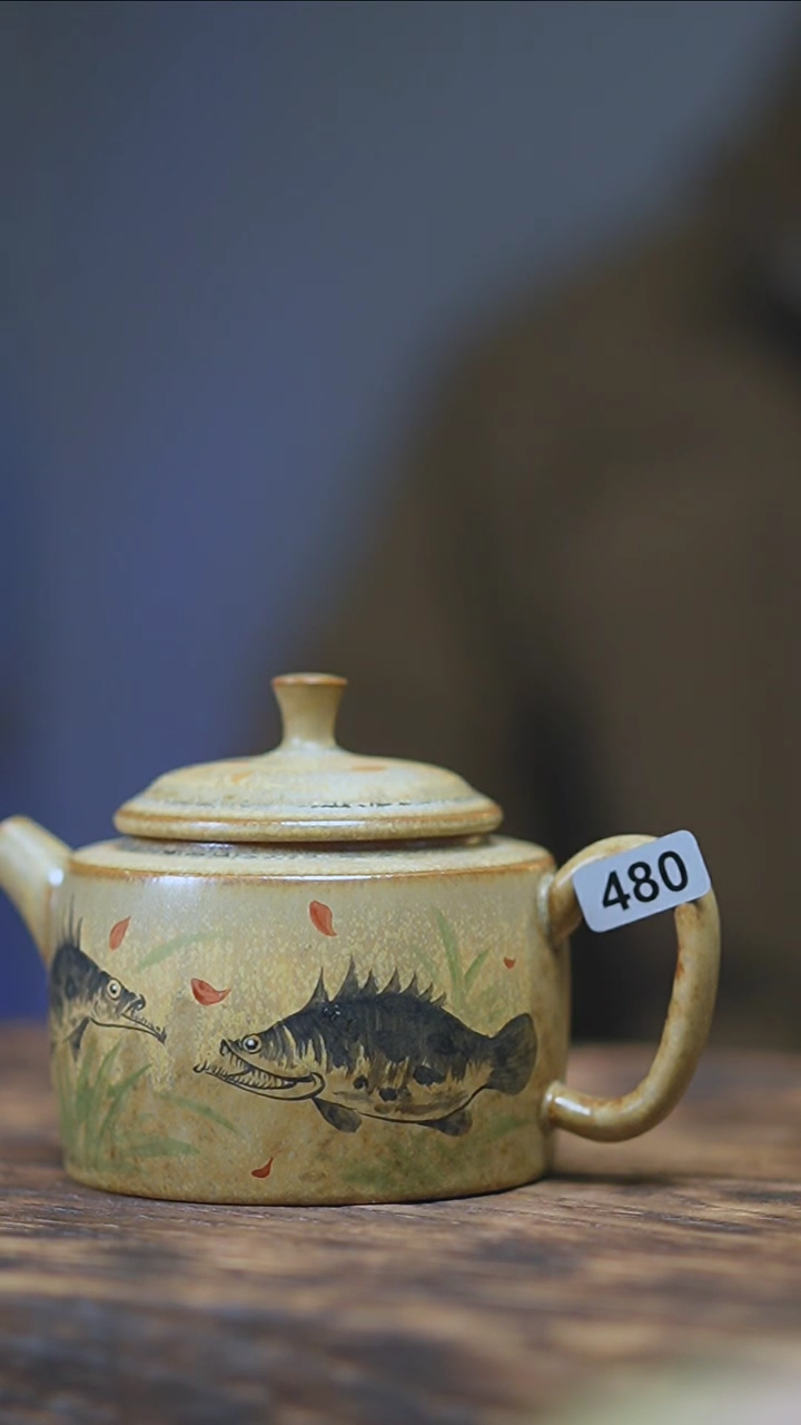 【闪购商品】480景德镇手绘桂鱼茶壶