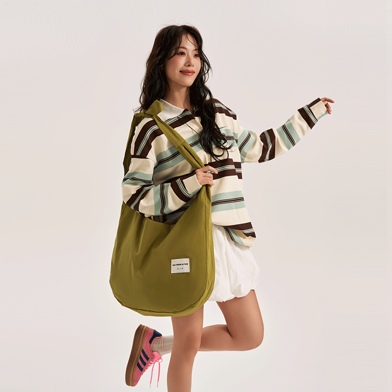 AOKZ 2025春夏新款挎包女韩版 百搭休闲单肩包 大容量轻便流浪包