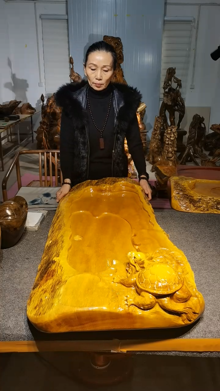 【闪购商品】木龙龟雕刻茶盘大叶金丝楠木110-53-8