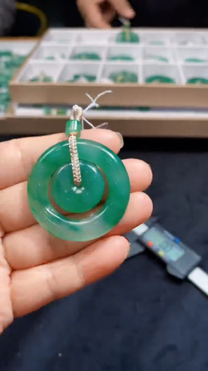 【闪购商品】石英质玉颈饰银S925镶嵌天然A货非洲翠