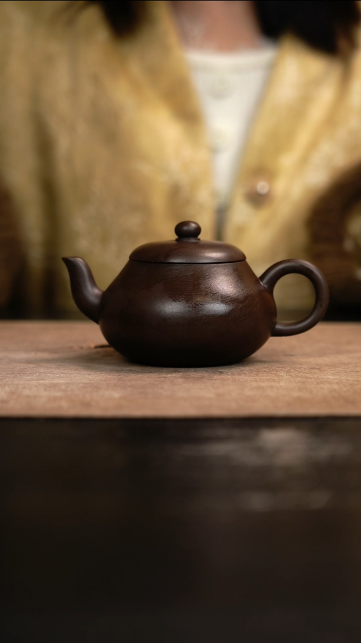 【闪购商品】紫砂茶壶君德黑泥170cc