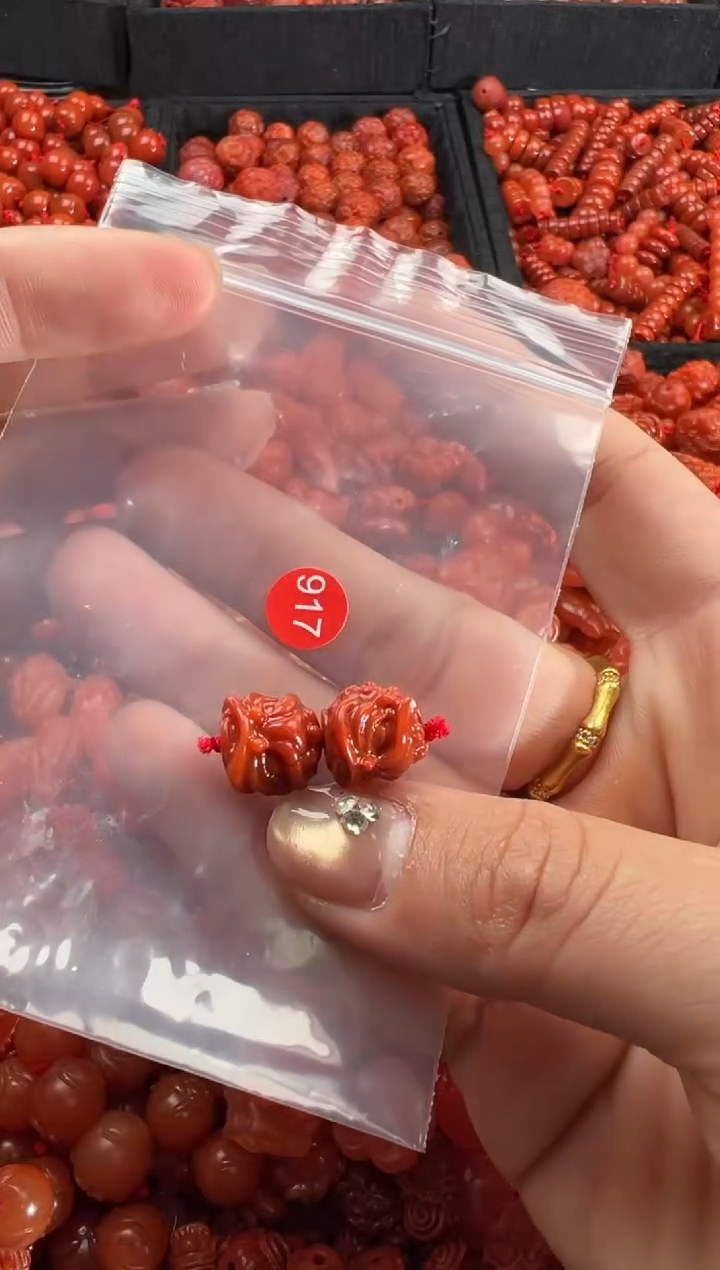 【闪购商品】南红玛瑙未镶嵌颈饰1