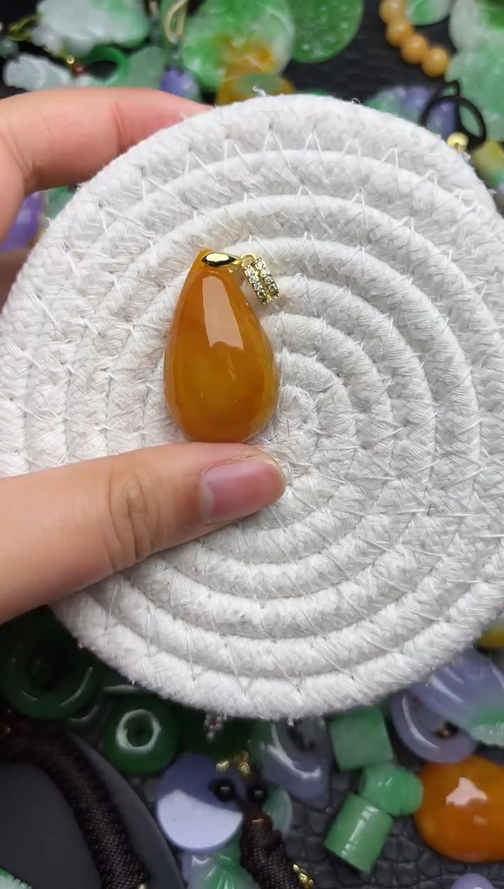 颈饰未镶嵌翡翠缅甸翡翠吊坠