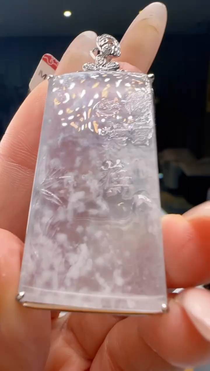 颈饰18K金镶嵌翡翠枫*红YJ@@WS1WX42140