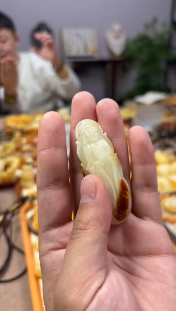 【闪购商品】蜜蜡裸石未镶嵌雕刻