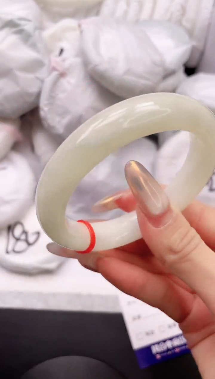 【闪购商品】和田玉手镯未镶嵌13K109-54