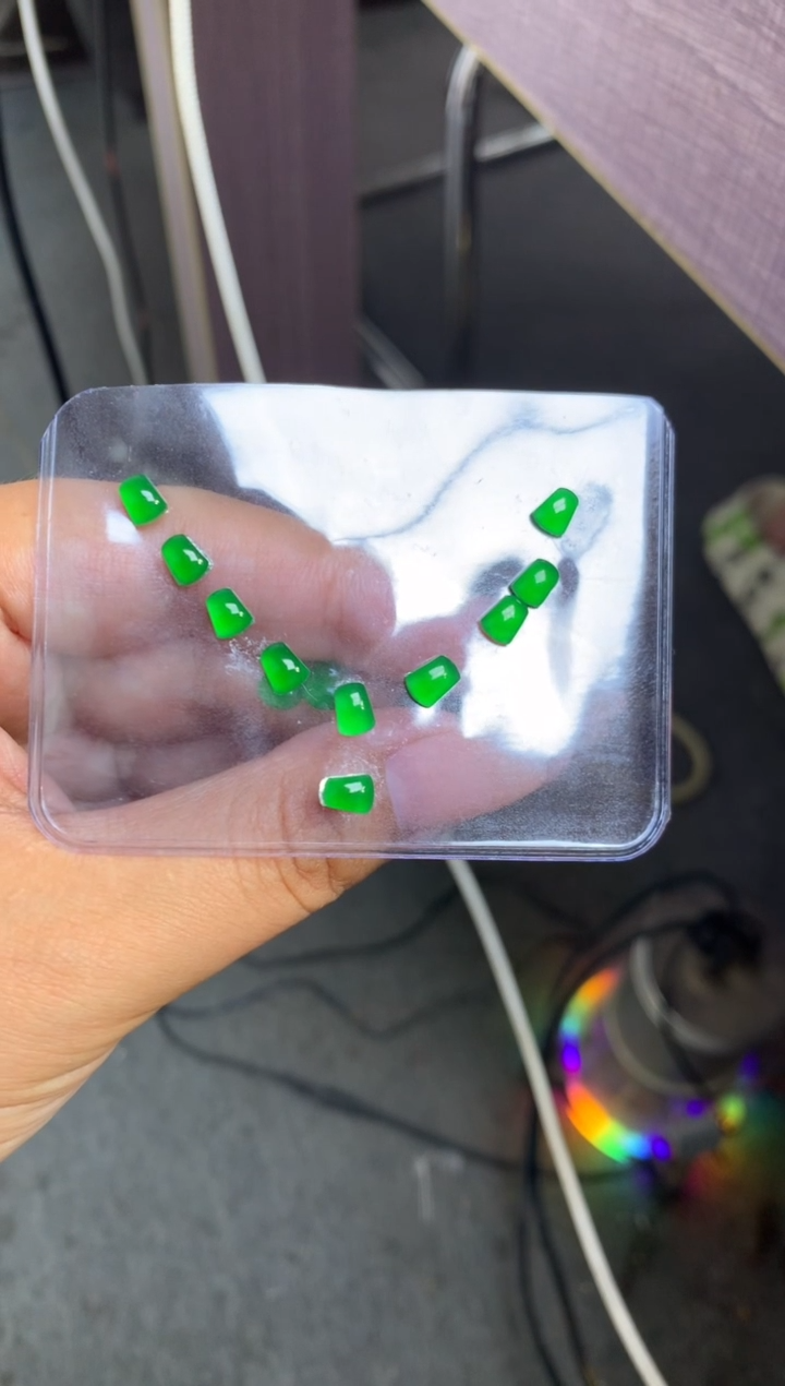 【闪购商品】定制翡翠未镶嵌毛货