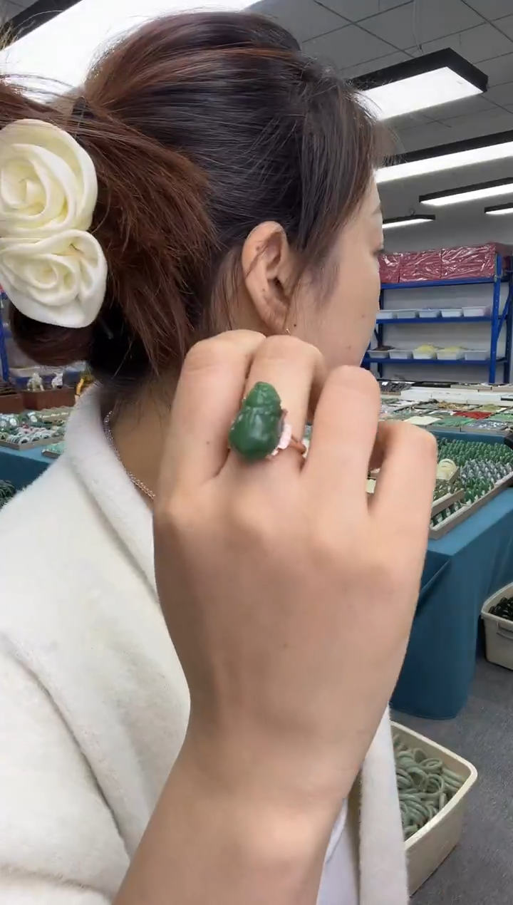 未镶嵌戒指和田玉（碧玉）新款貔貅戒指