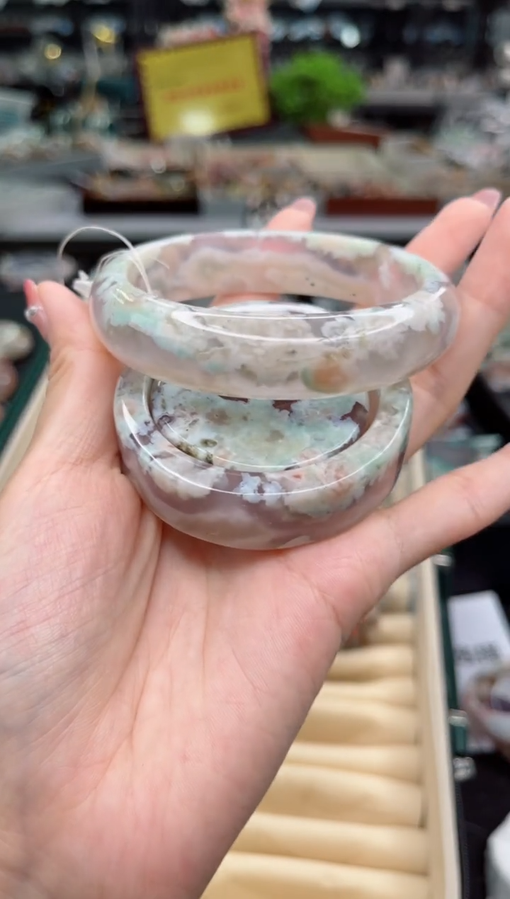 【闪购商品】石英质玉手镯未镶嵌61圈口（赠品镯心）2S9860