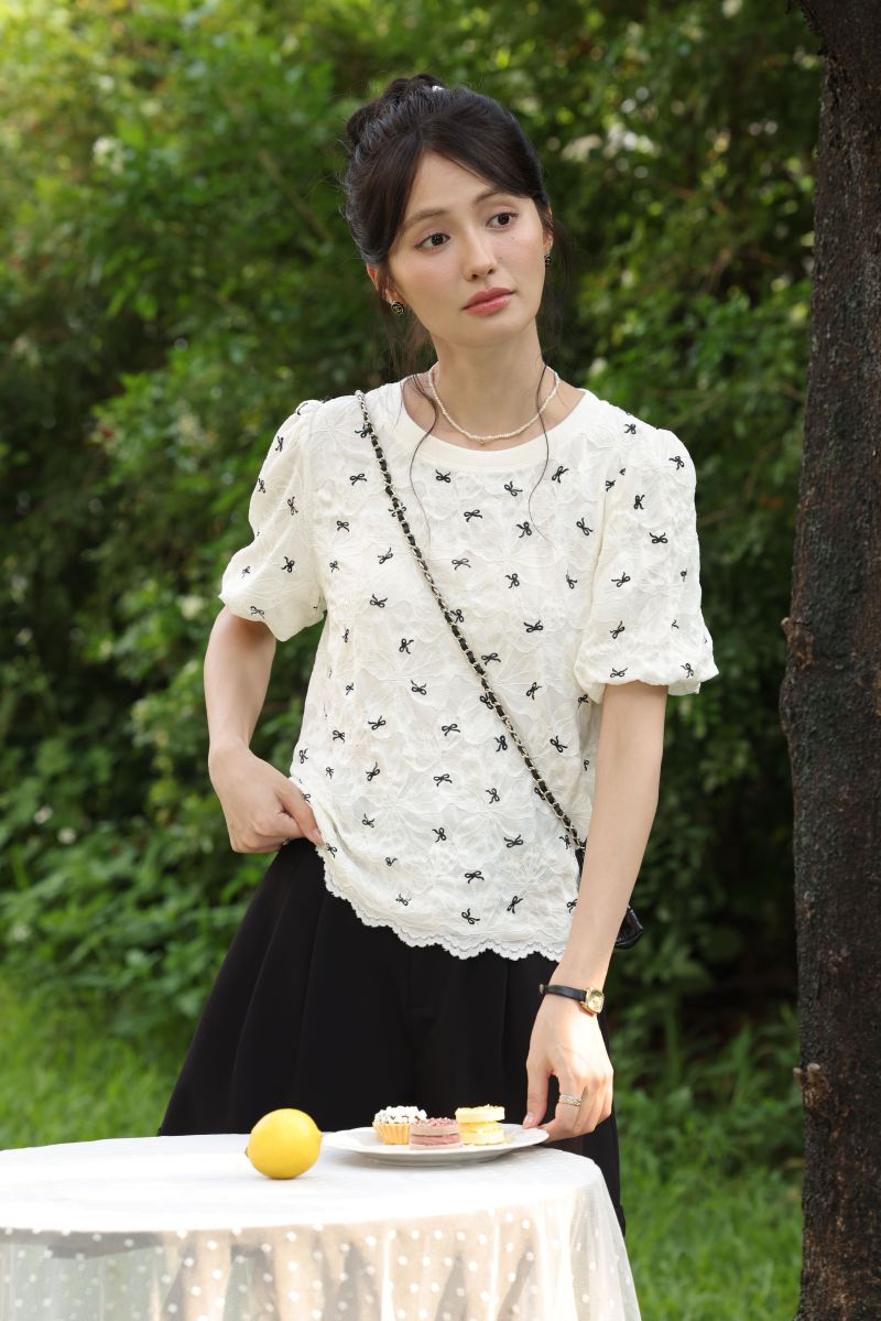 鹿向南「光与星屿」法式杏色蕾丝刺绣短袖T恤夏季新款气质L557100