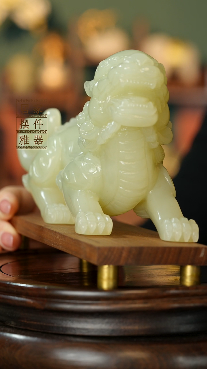 玉《纳福貔貅》摆件