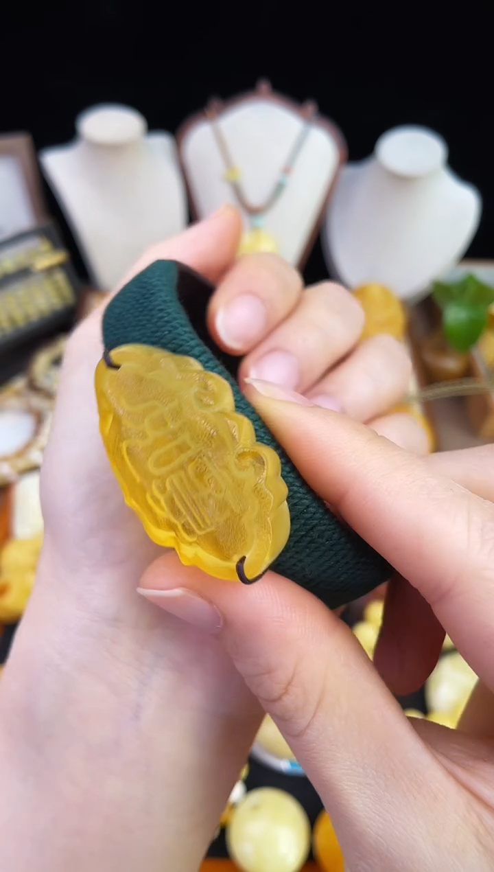 琥珀未镶嵌珠宝奇石柒月