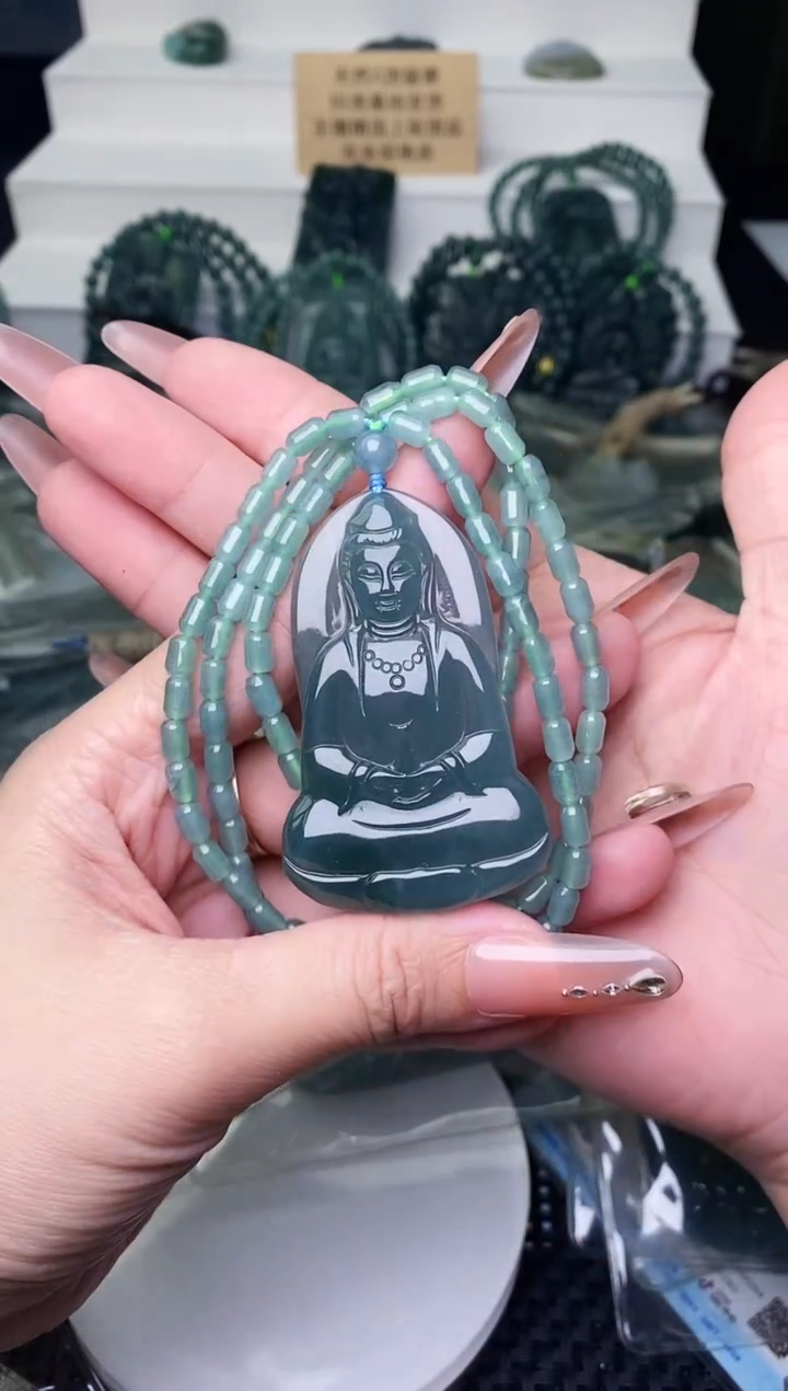 颈饰未镶嵌翡翠 