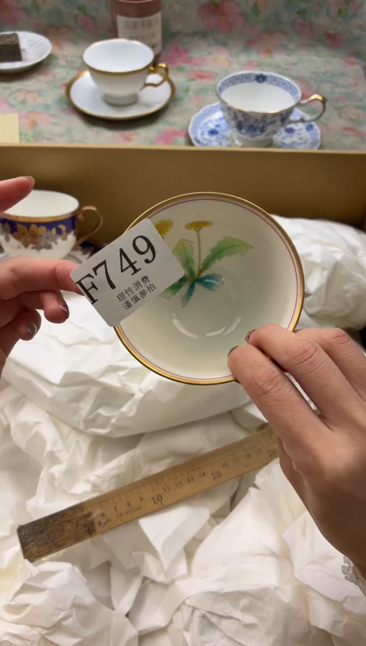 瓷片我****风       F749