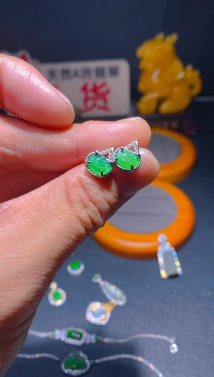 【闪购商品】翡翠耳饰未镶嵌翡翠