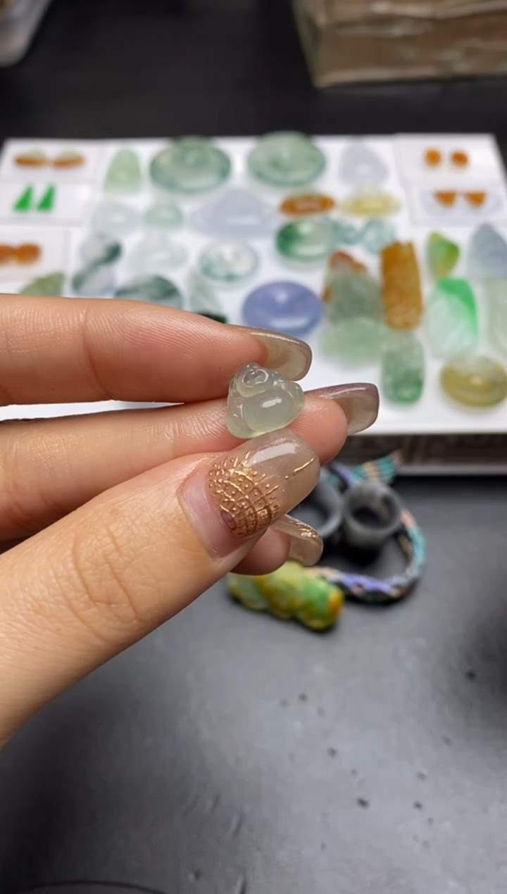 【闪购商品】定制翡翠未镶嵌翡翠毛货~