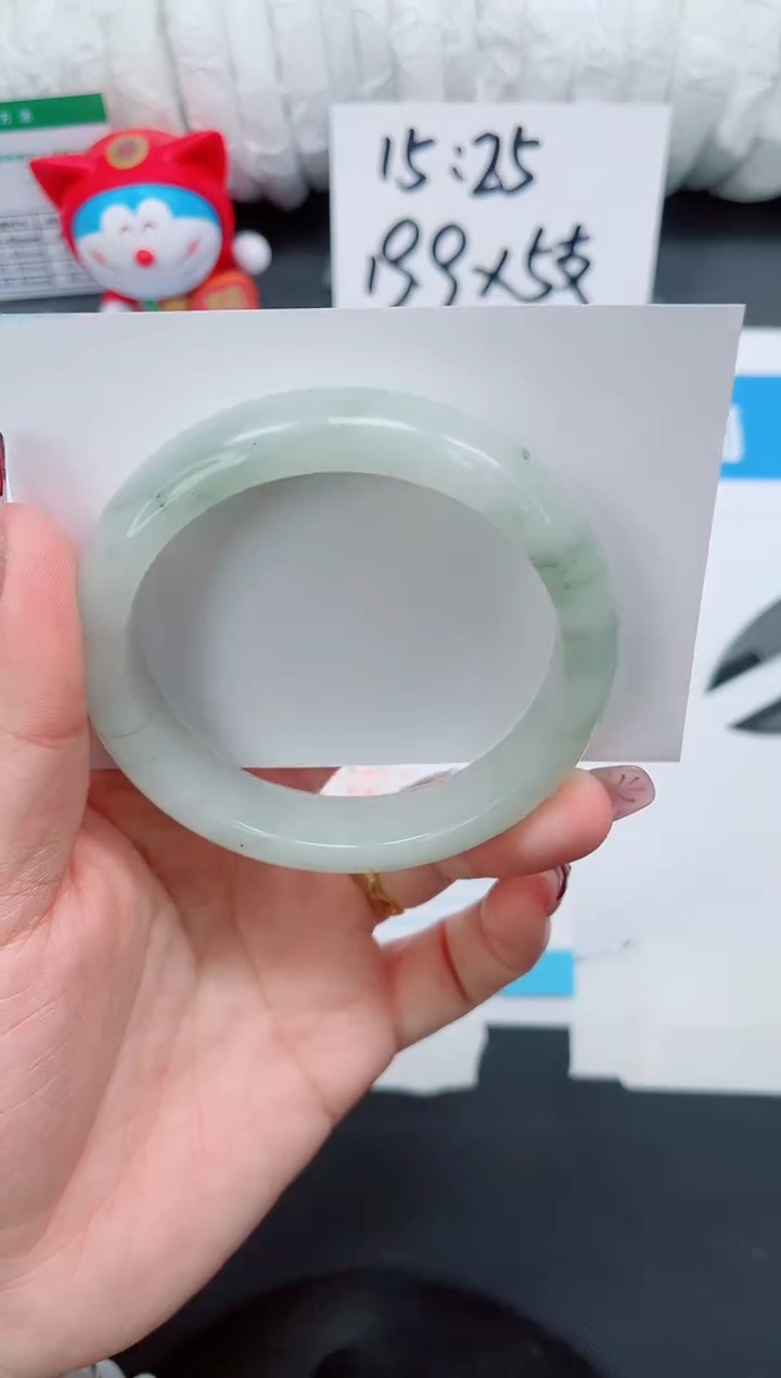 【闪购商品】石英质玉手镯未镶嵌9