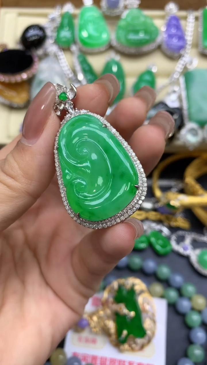 颈饰18K金镶嵌翡翠471-中国好珍宝