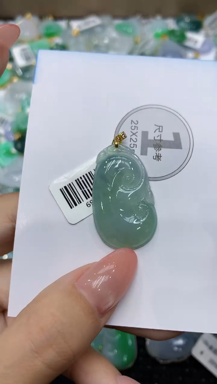 颈饰18K金镶嵌翡翠111111111111