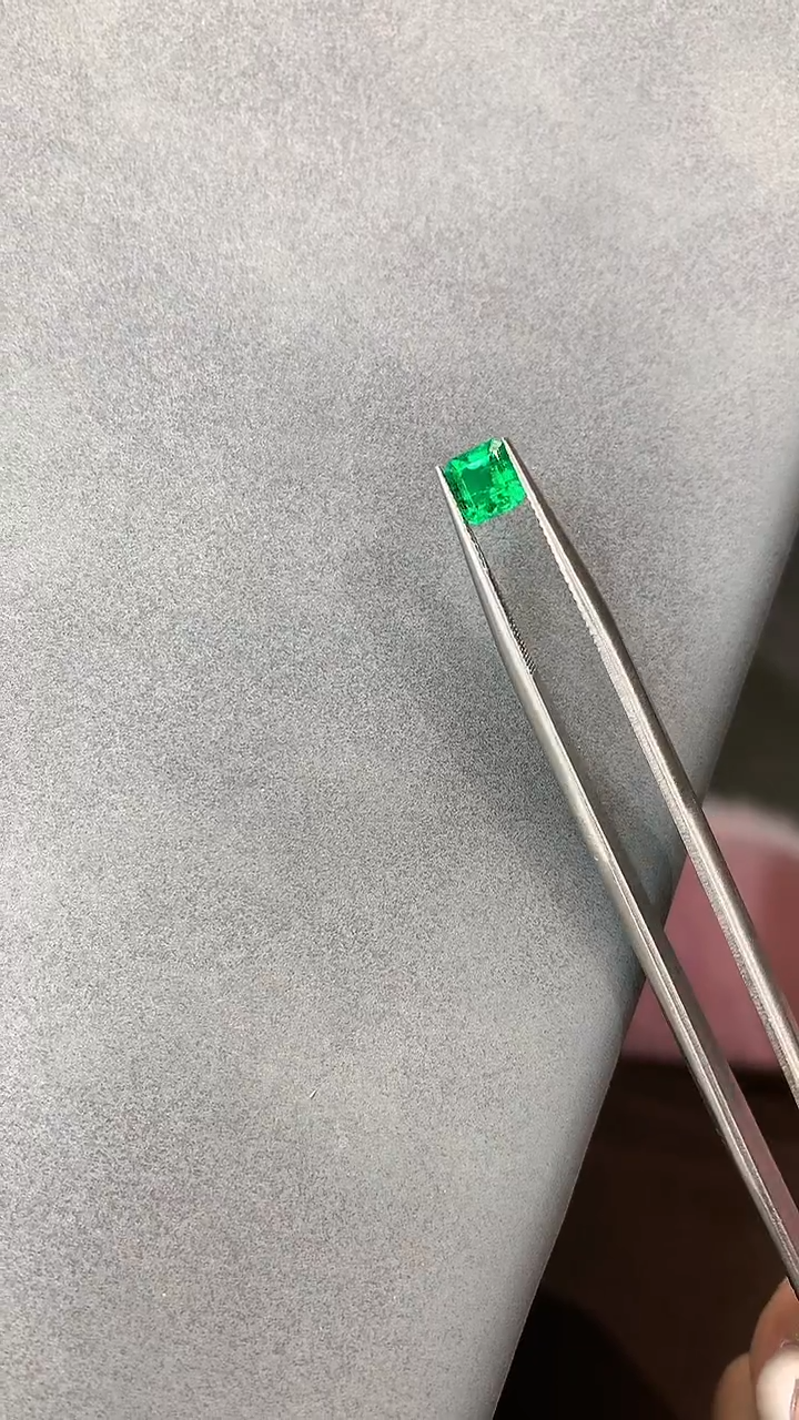 裸石祖母绿木佐绿裸石0.6ct极微油VB