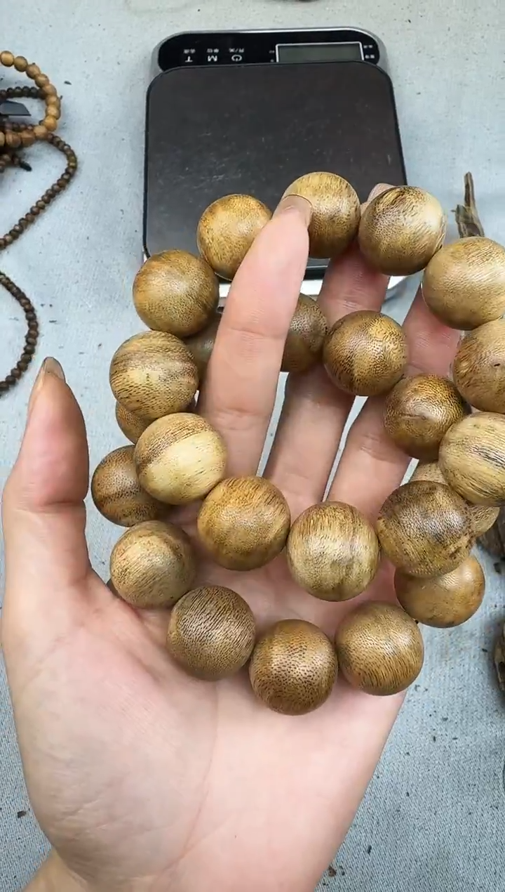 沉香手串2022黄油格圆珠单圈多样性发一