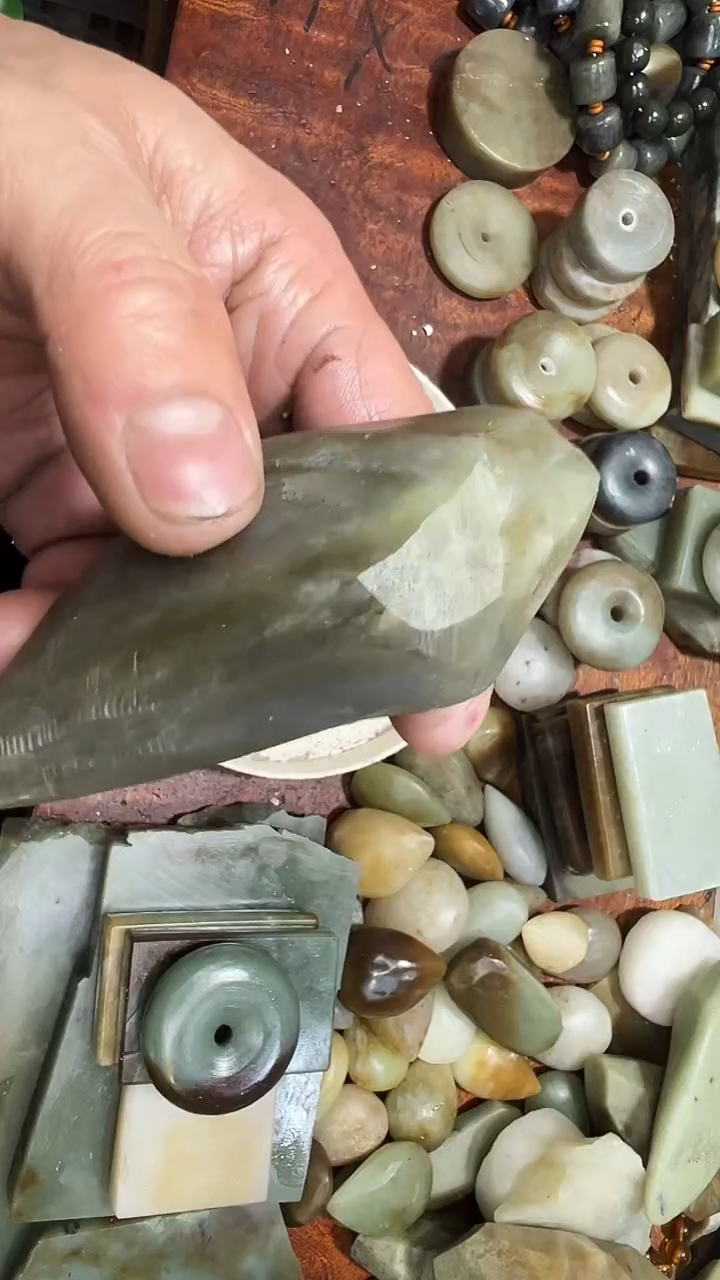 未镶嵌和田玉珠宝半成品1