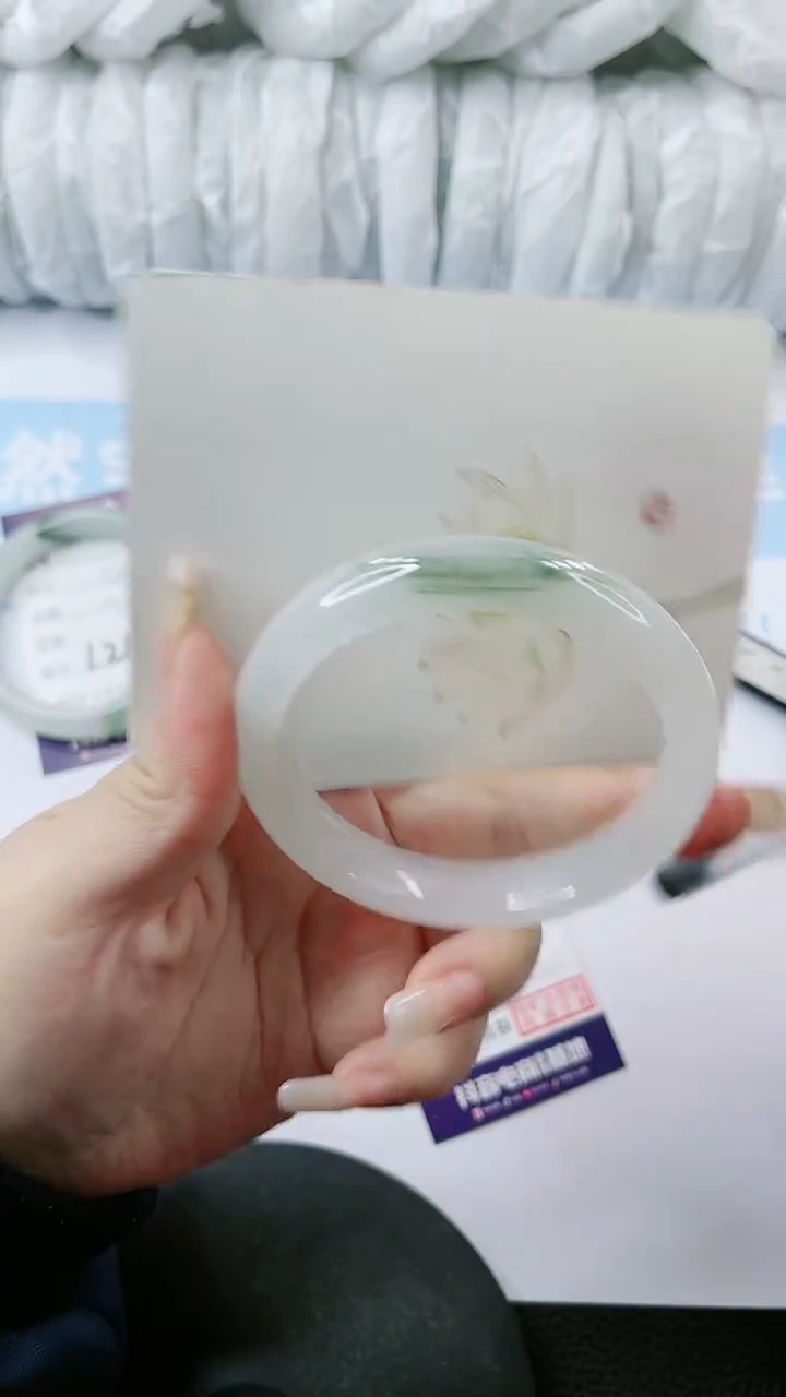 【闪购商品】石英质玉手镯未镶嵌多样性发货L212