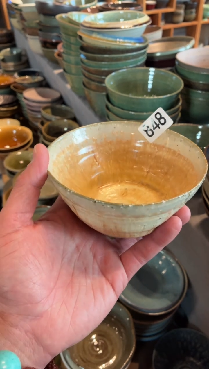 瓷片桃*848  粗陶黄手工碗1个