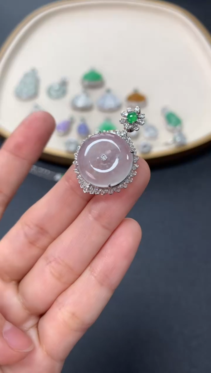 【闪购商品】翡翠吊坠(不含链)18K金镶嵌9900