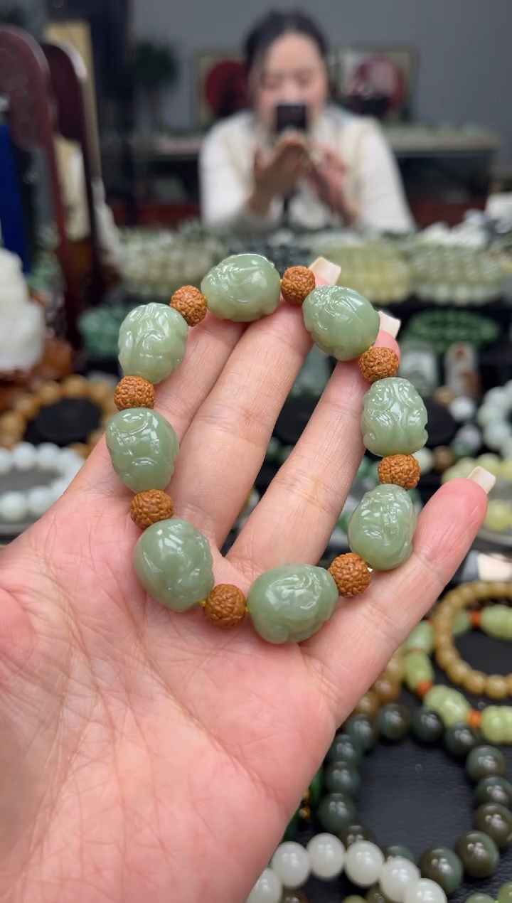 【闪购商品】和田玉手串未镶嵌粉青 貔貅手串