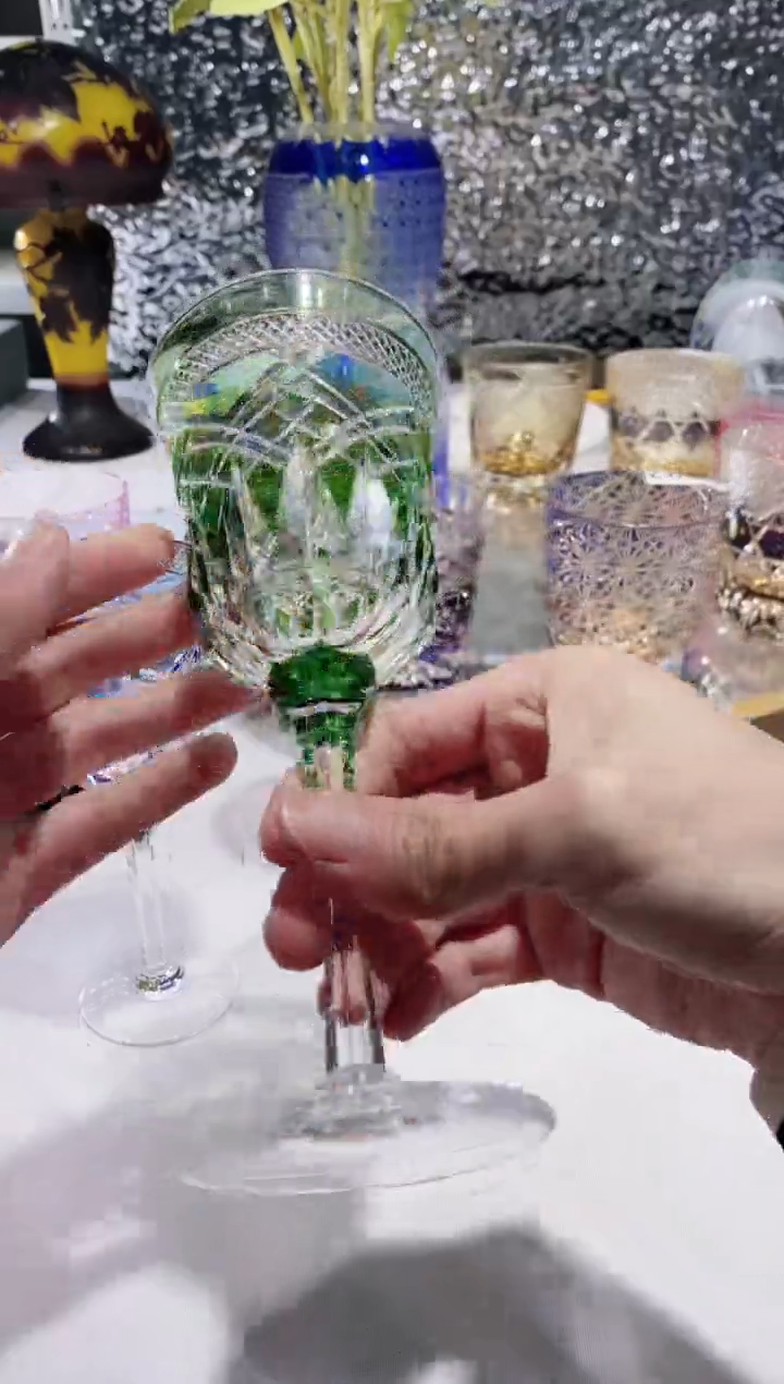 【闪购商品】水晶玻璃无手柄款kagan高脚杯绿色的