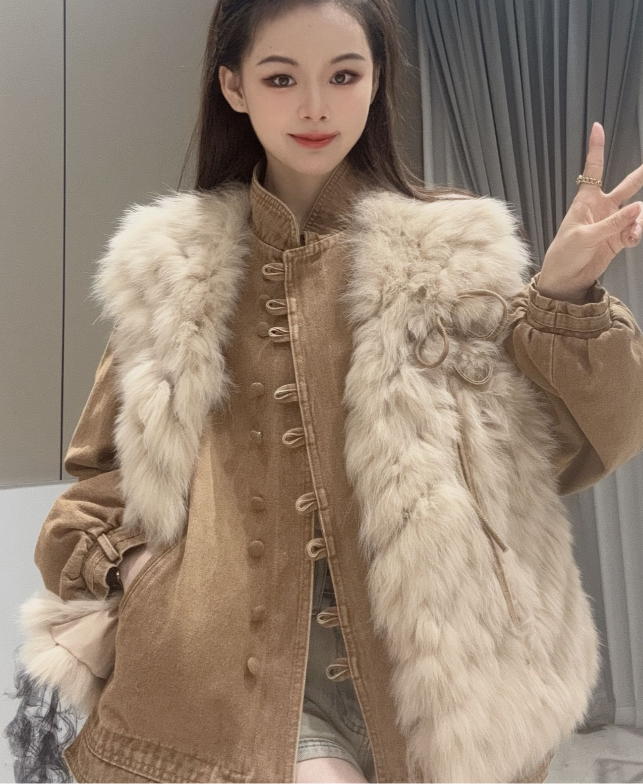 KL/蔻吕-B2818莎莎精选时尚（中世纪牛仔）狐狸毛皮毛一体两件套