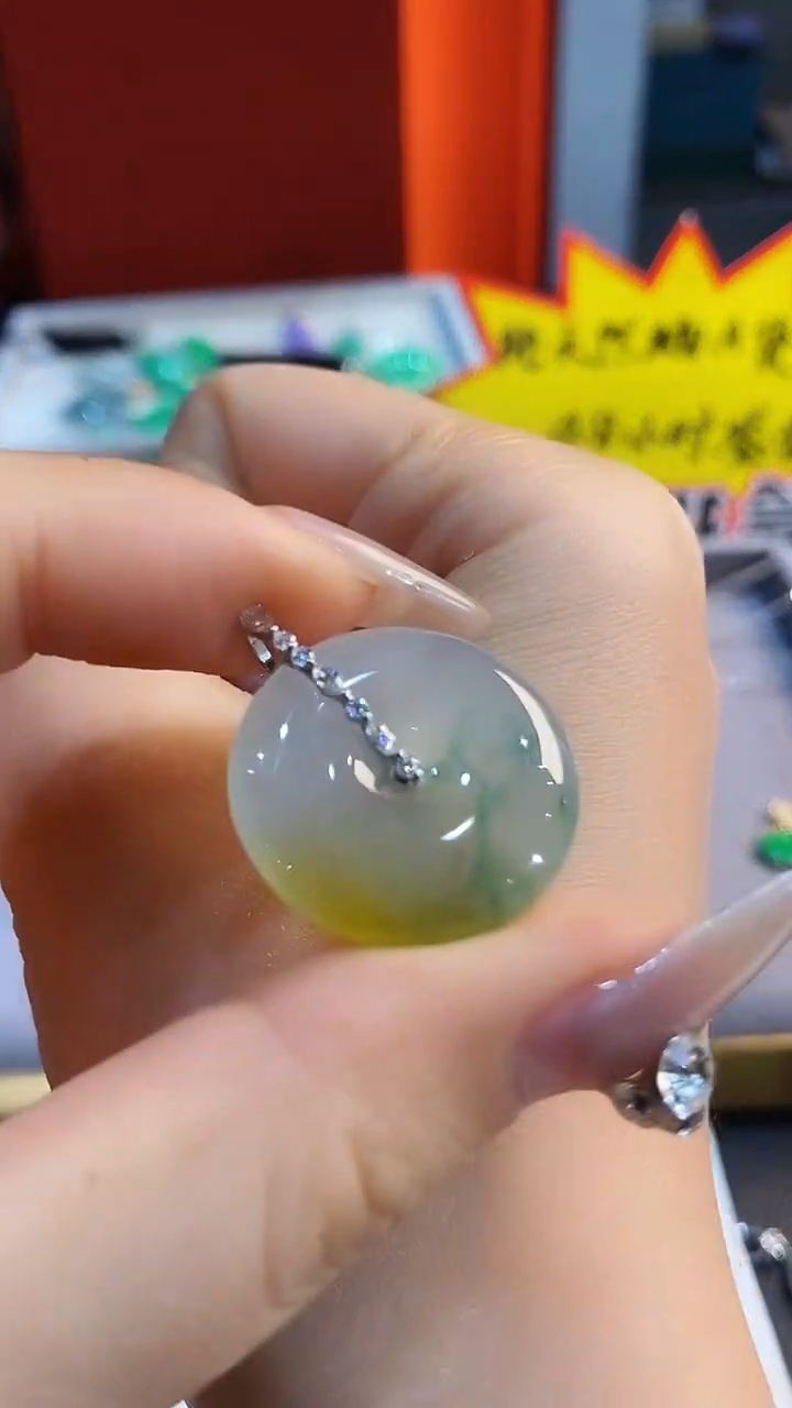 【闪购商品】翡翠吊坠(不含链)18K金镶嵌吊坠 