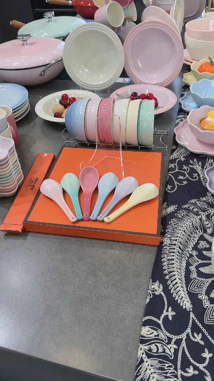 【闪购商品】瓷六色勺子