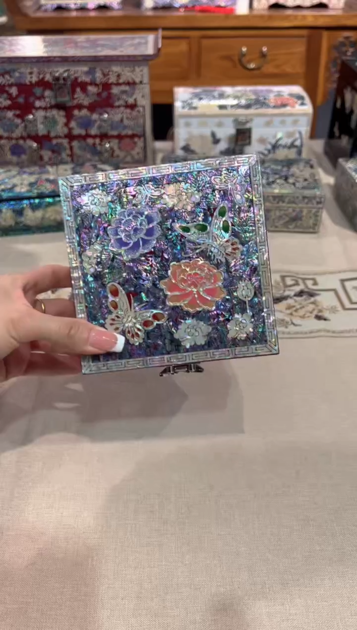 【闪购商品】样品红底白边弘贝雅螺钿漆器文化馆