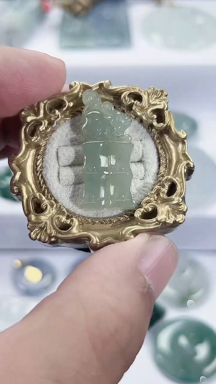 颈饰未镶嵌翡翠天然缅甸A货翡翠    29.1*3.2