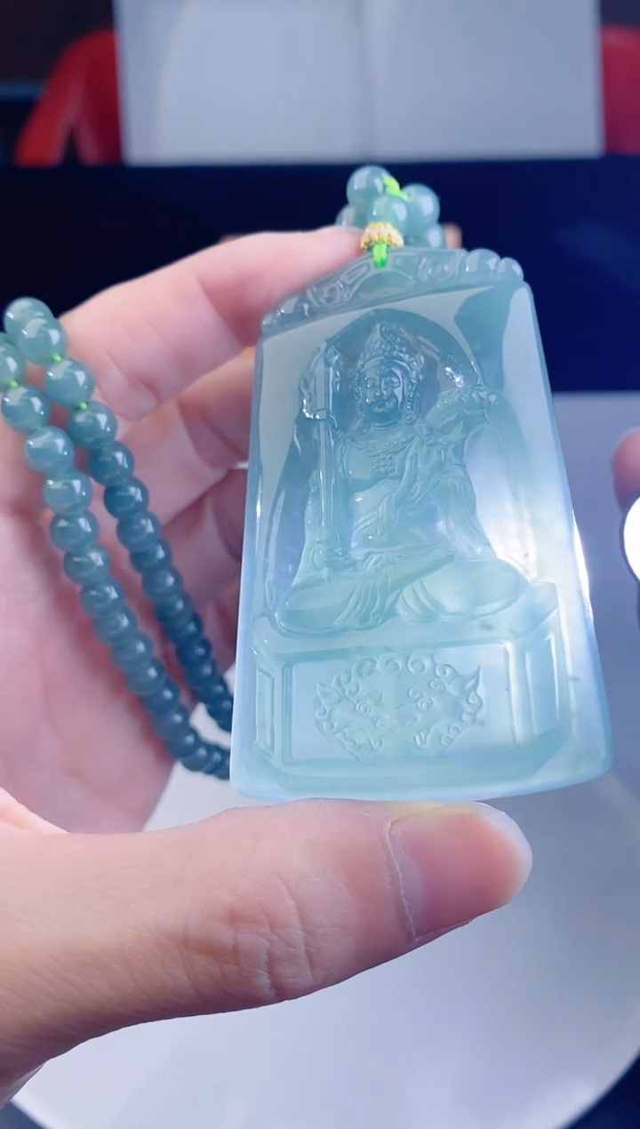 颈饰未镶嵌翡翠·