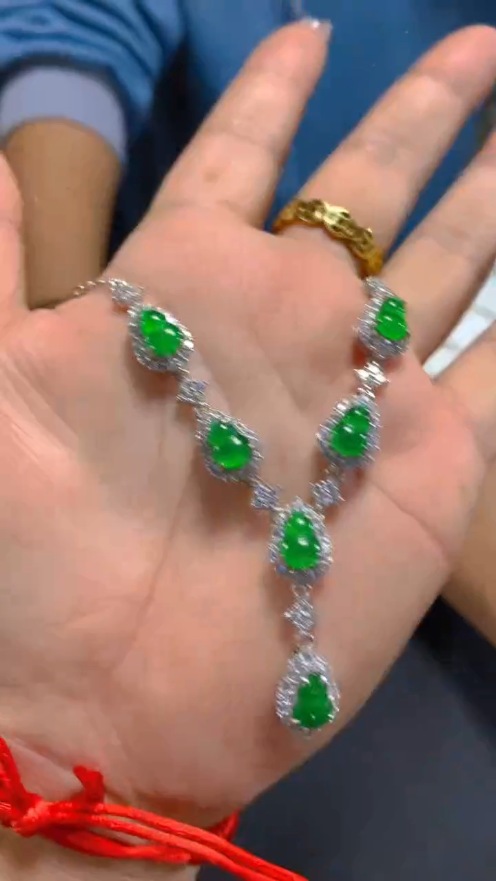 【闪购商品】翡翠吊坠(赠链)未镶嵌0464179122多样性发其一