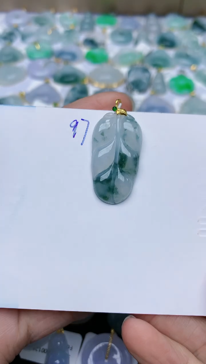 【闪购商品】翡翠颈饰18K金镶嵌天然翡翠A货    97