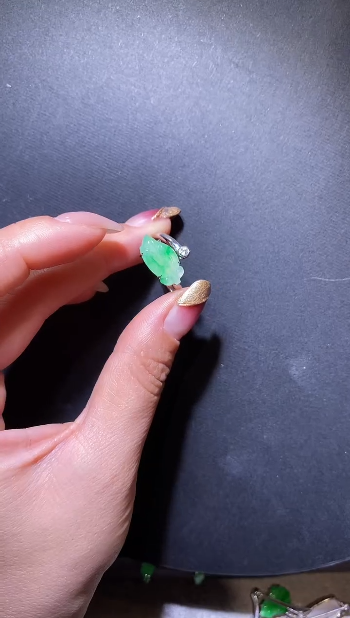 银S925镶嵌戒指翡翠翡翠叶子戒指