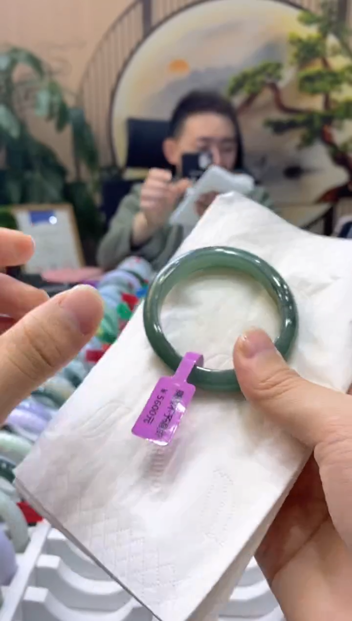 【闪购商品】翡翠手镯未镶嵌000009613